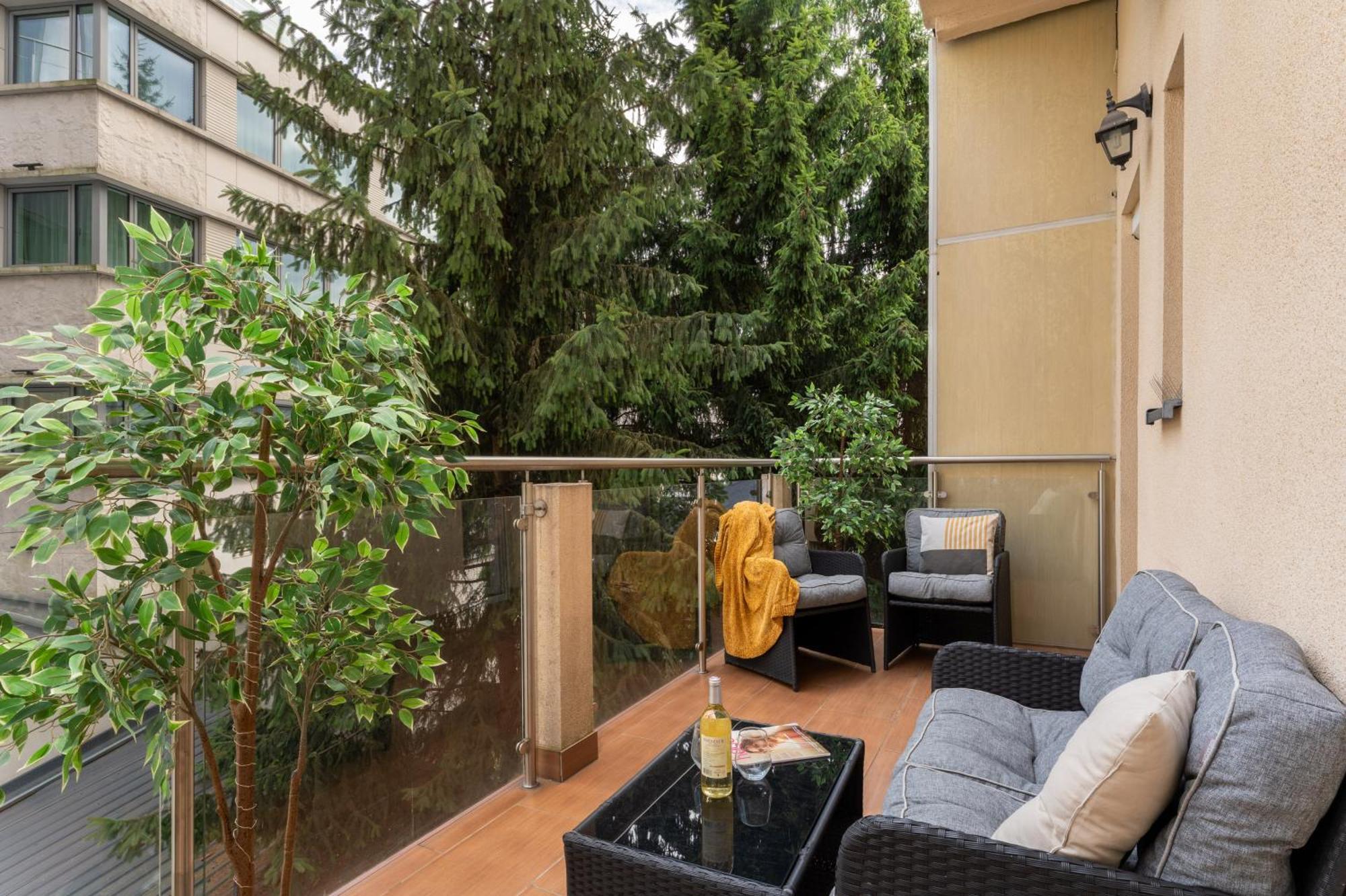 Deluxe Apartment